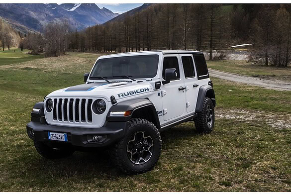 Nuovo allarme per le Jeep Plug-in, motori sotto osservazione
