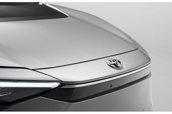 Toyota accelera sulle batterie allo stato solido: la svolta attesa tra il 2027 e il 2028