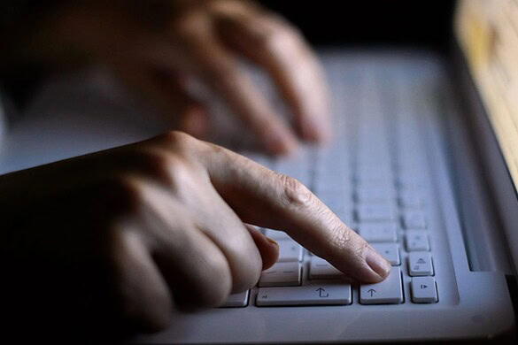 Verifica età obbligatoria su oltre 40 siti porno facilmente aggirabile, ecco come funziona
