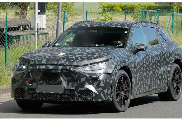 Mercedes AMG, il super SUV elettrico avvistato sulle Alpi