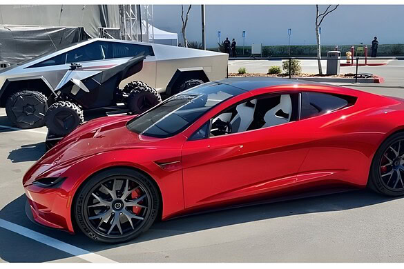 Elon Musk contro Sam Altman: la Tesla Roadster riaccende lo scontro