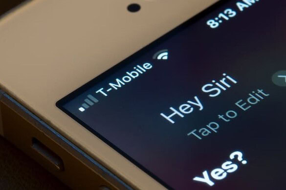 iOS 26.2: in Giappone si potrà sostituire Siri con altri assistenti vocali (Gemini, Alexa, ChatGPT)