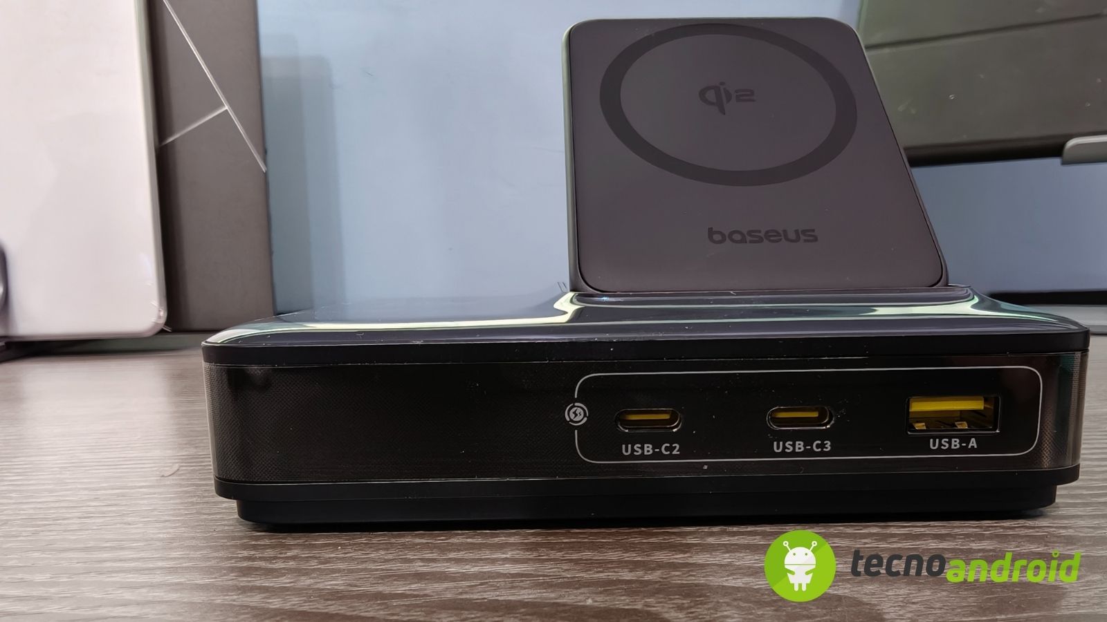 Baseus Nomos NH21: la stazione di ricarica 5 in 1 adatta a tutti i device | RECENSIONE