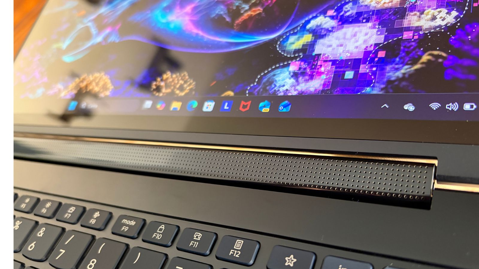 Lenovo Yoga 9i 2-in-1 Aura Edition Lenovo Yoga 9i 2-in-1 Aura Edition