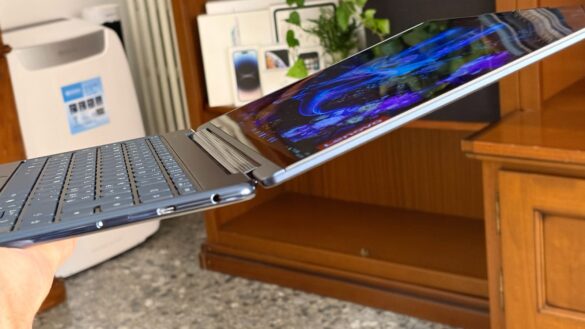 Lenovo Yoga 9i 2-in-1 Aura Edition Lenovo Yoga 9i 2-in-1 Aura Edition