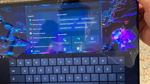 Lenovo Yoga 9i 2-in-1 Aura Edition Lenovo Yoga 9i 2-in-1 Aura Edition
