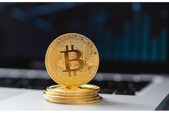 Bitcoin scivola sotto i 90mila dollari: una nuova fase di incertezza
