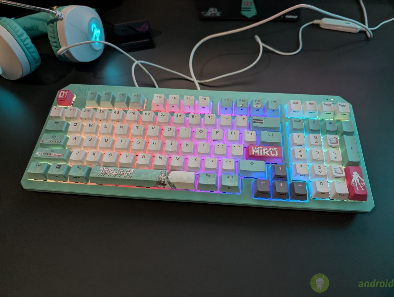 Asus Hatsune Miku () Asus Hatsune Miku ()