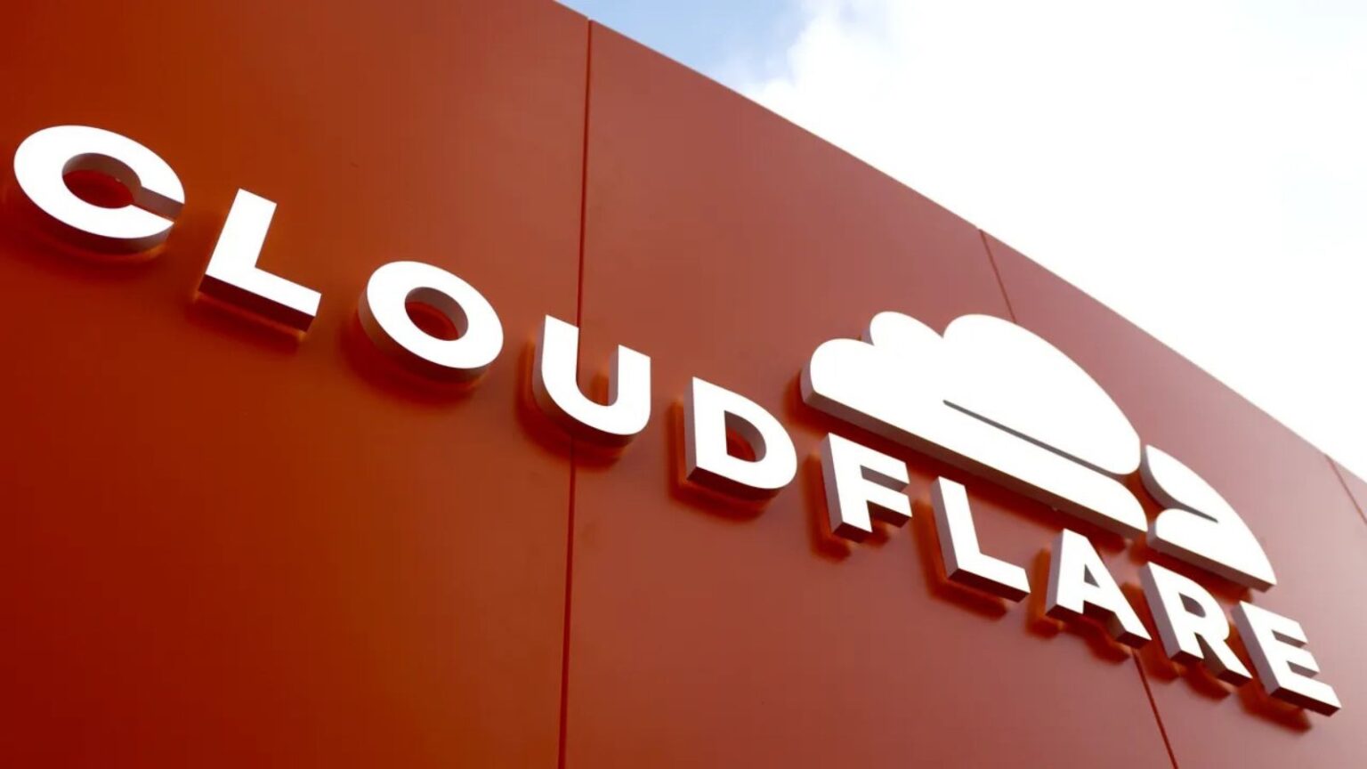 Cloudflare va in blackout: gran parte del web fuori servizio | RIPRISTINO IN CORSO