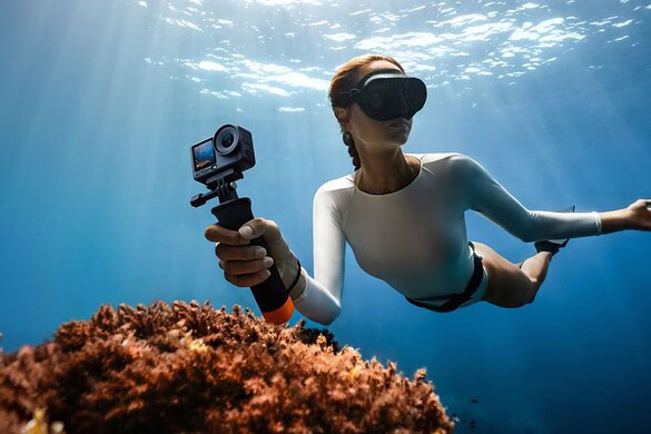 DJI Osmo Action 6: la prima action cam del brand ad apertura variabile