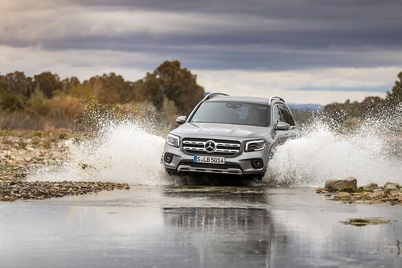 Mercedes-Benz sta sottoponendo la nuova GLB a test estremi