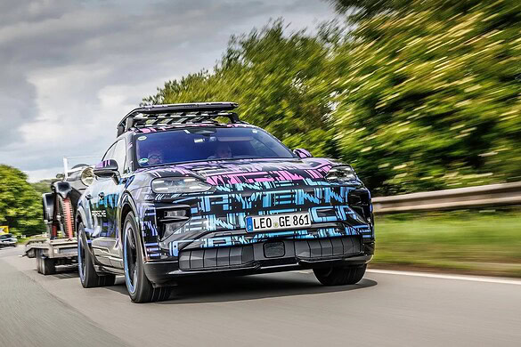 Porsche Cayenne Electric utilizzerà tecnologie derivate dalla Formula E