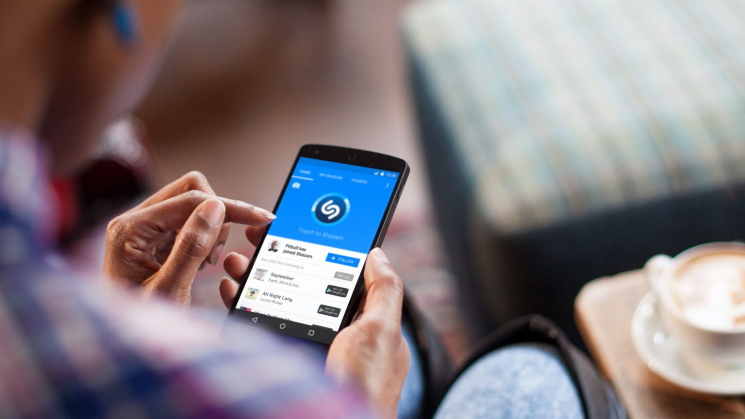 Shazam cambia volto su iOS con il design Liquid Glass e una Home più utile