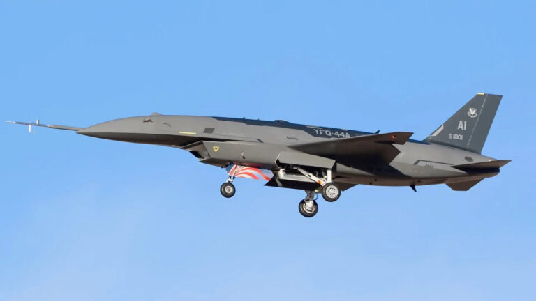 anduril yfq a fury first flight copia