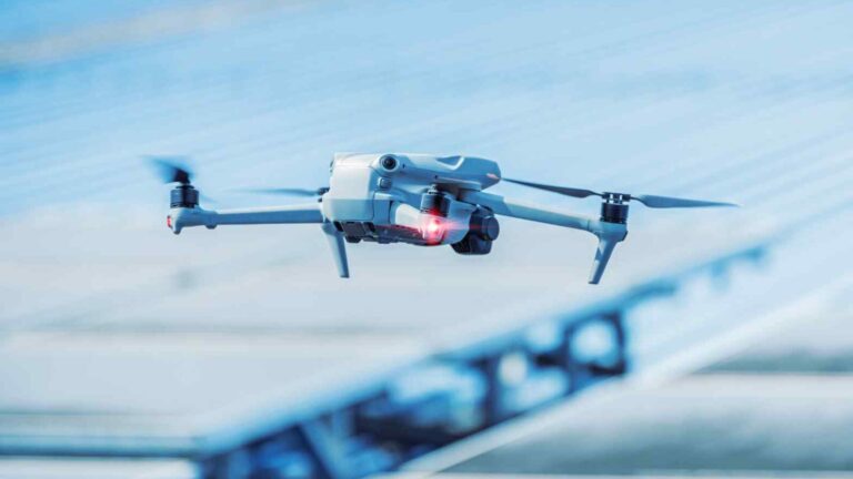 Un team tedesco ha sviluppato un drone autonomo capace di intercettare e catturare UAV non autorizzati in modo sicuro e senza danni.