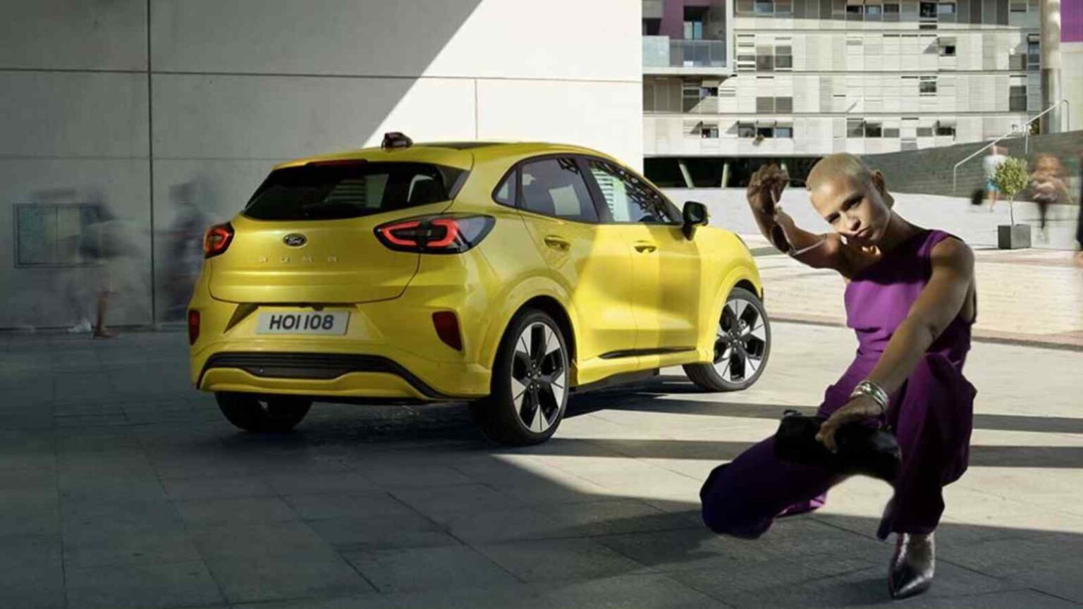 La Ford Puma Gen-E 2026 migliora autonomia oltre 400 km e aggiunge guida assistita BlueCruise per viaggi più comodi.