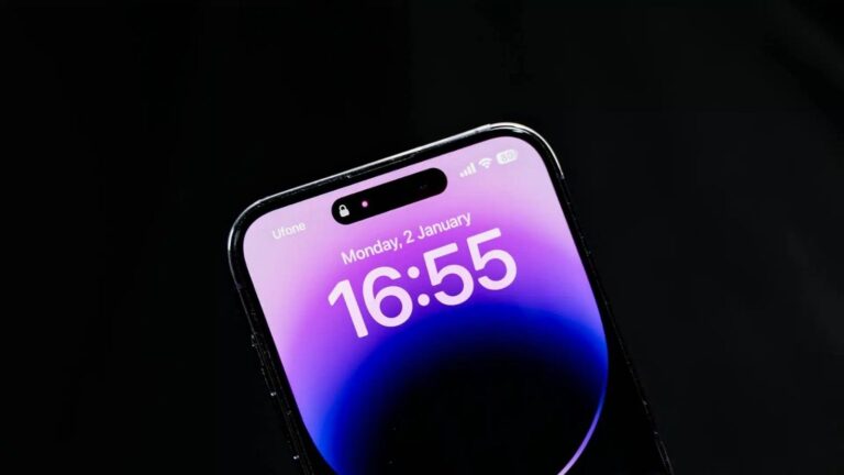 iPhone 18, nuovi dettagli sul design: foro più piccolo per la fotocamera frontale
