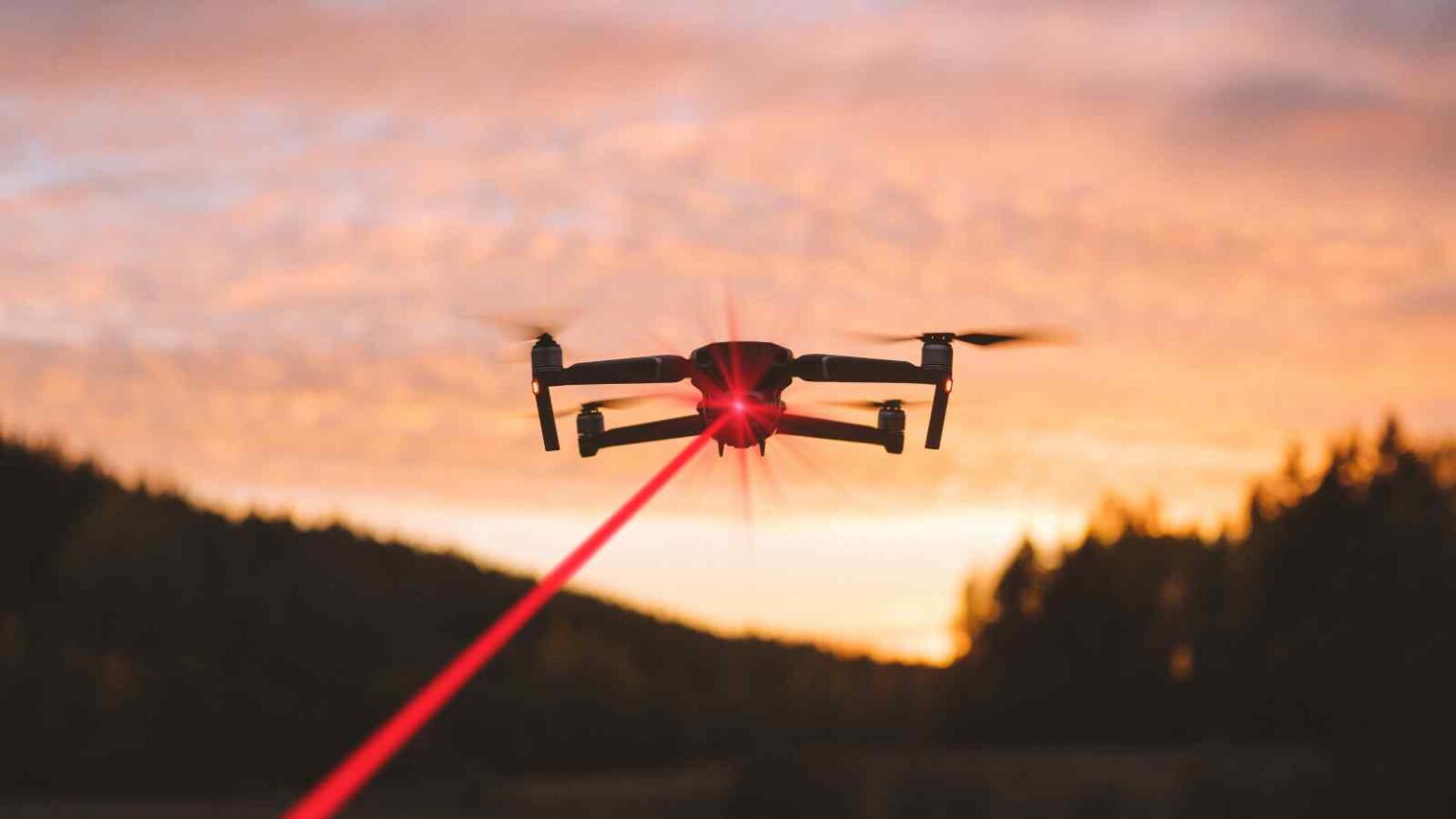 Il laser da 20 kW di Rheinmetall e MBDA, testato in mare, entra in fase terrestre verso un impiego operativo entro il 2029.