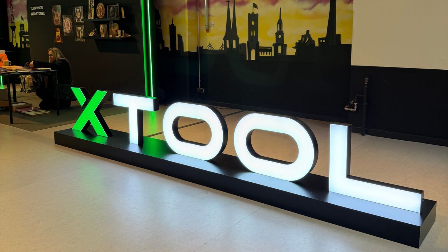 xTool porta "Make It Here" in Europa e presenta F2 Ultra UV