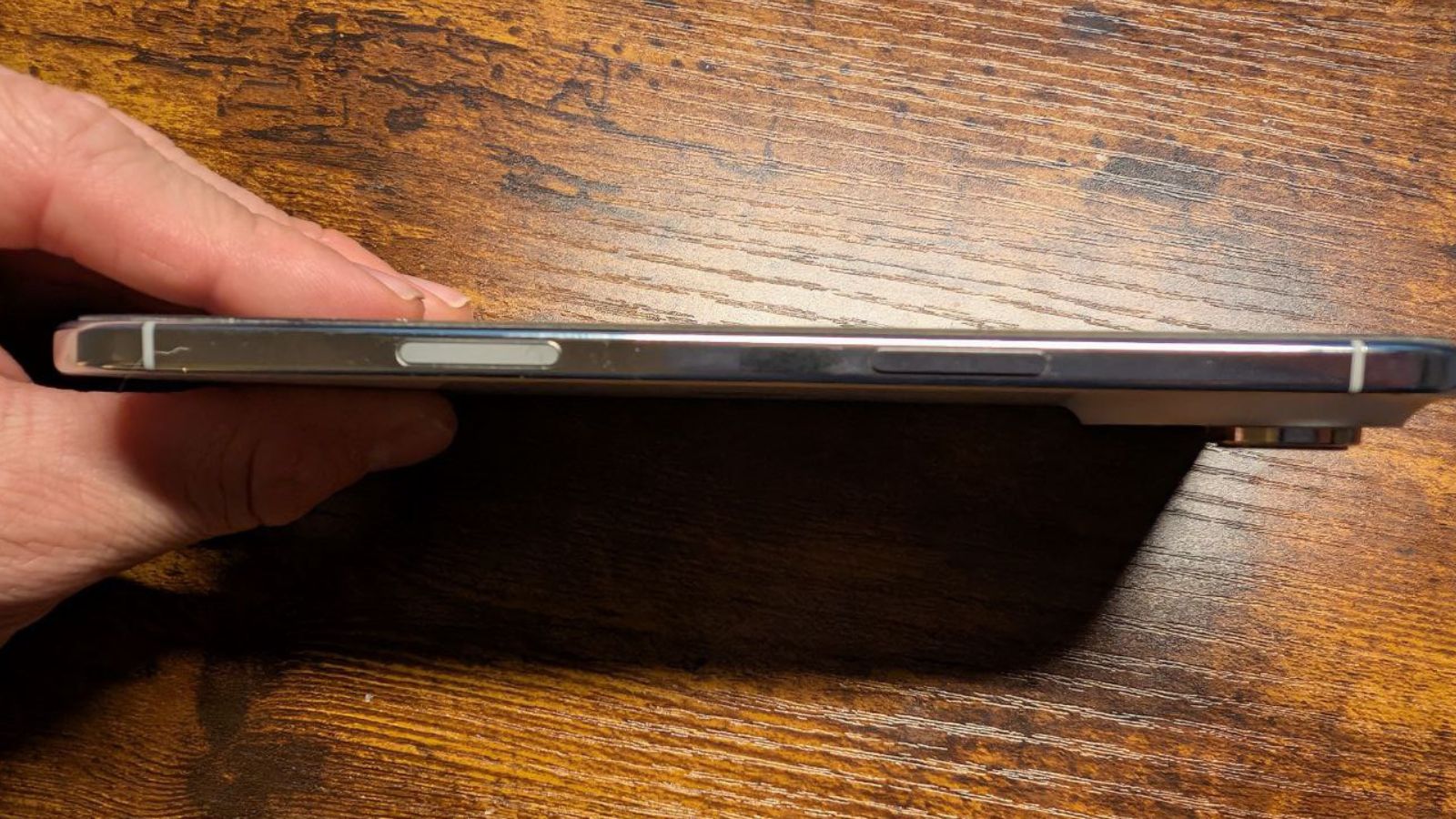 Motorola Edge 70 vs iPhone Air Motorola Edge 70 vs iPhone Air