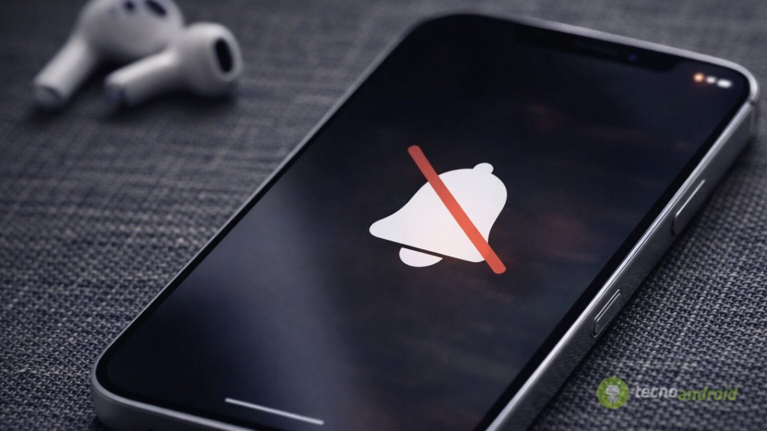 Smartphone sempre in silenzioso senza accorgersene: perché succede e come evitarlo