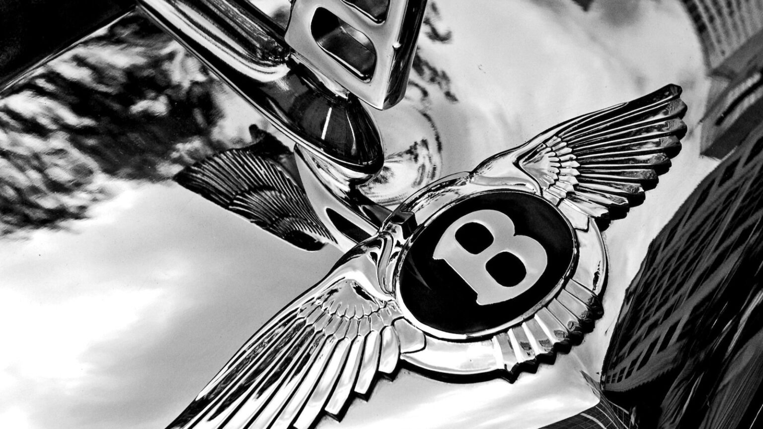 Bentley badge and hood ornament BW