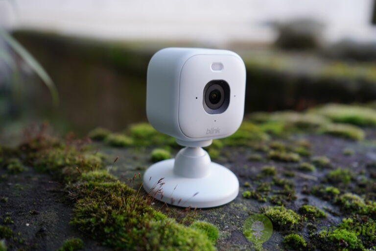 blink - specifiche Videocamera di sicurezza Blink, modello intelligente wireless per la videosorveglianza domestica, con qualità video HD, connettività senza fili, facile installazione, perfetta per sicurezza casa, compatibile con Alexa e altri assistenti vocali.