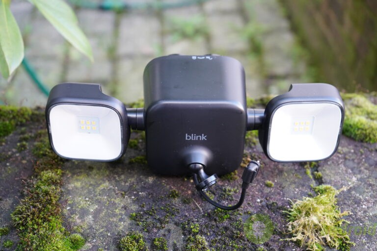 blink - immagine 19 Auricolari Bluetooth wireless con luce LED, compatibili con Android e iPhone, ideali per listening, fitness, sport, chiamate e musica senza fili, design ergonomico e audio cristallino.