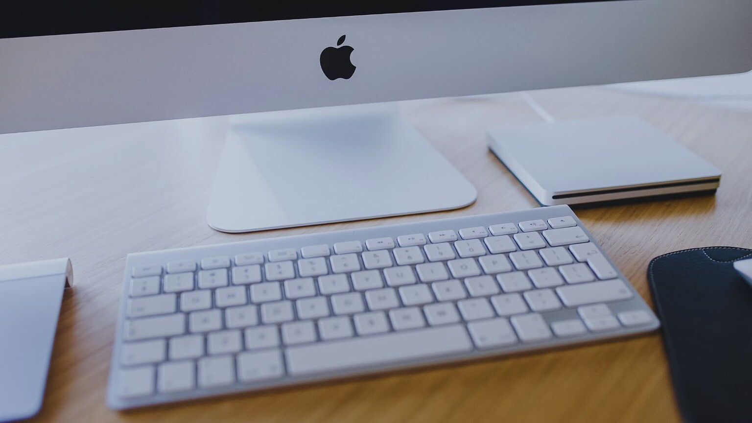 Apple iMac OLED