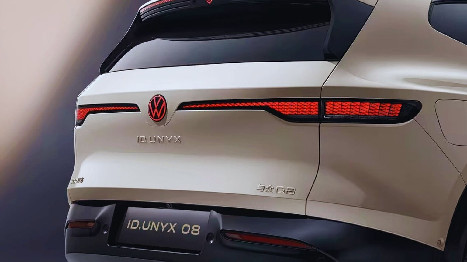 Auto elettrica Volkswagen ID.UNYX con design futuristico e luci LED innovative, anticipa il futuro della mobilità sostenibile e tecnologica, rappresentando l'innovazione nel settore automobilistico.
