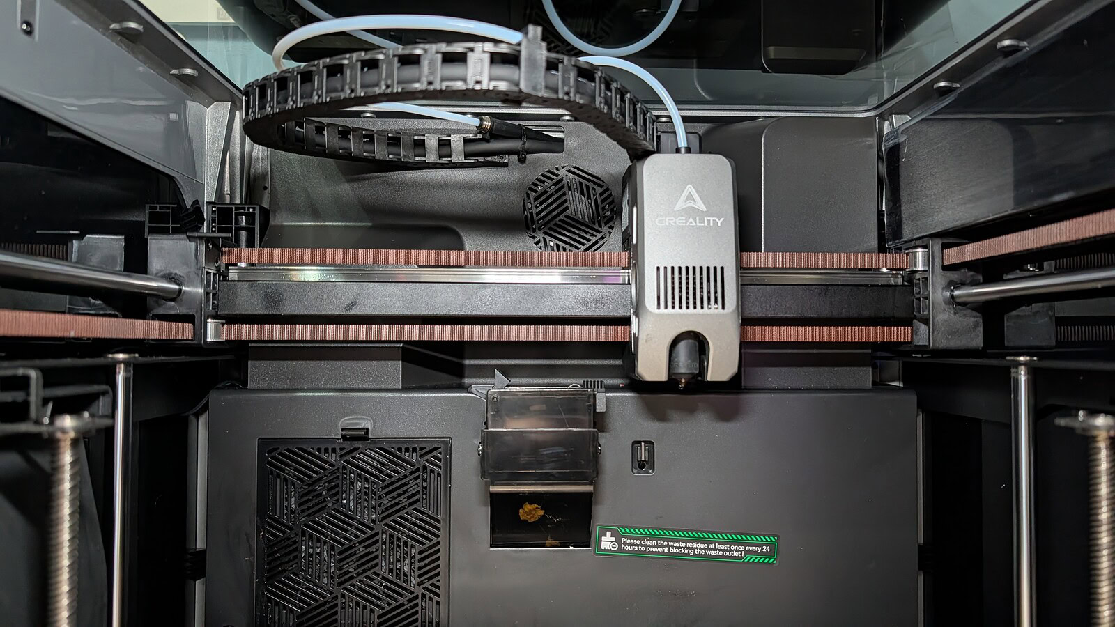 Creality K2 Pro Combo - immagine 12 Stampa 3D Creality con tecnologia avanzata, assemblaggio preciso e funzionalità di stampa affidabili. Perfetta per hobbisti e professionisti, compatibile con vari filamenti e con ampie possibilità di personalizzazione.