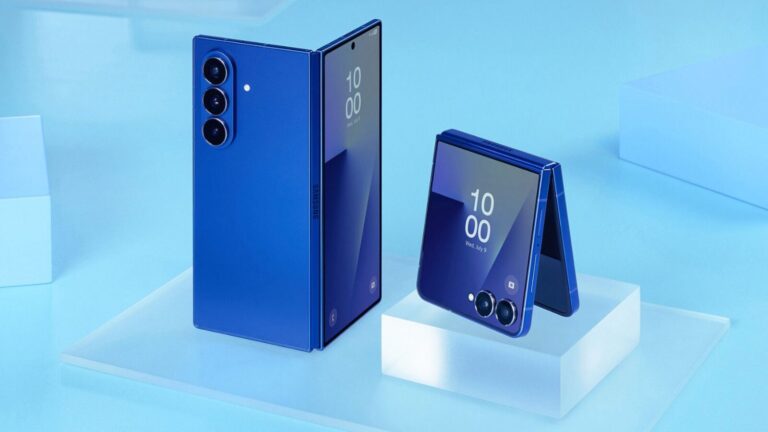 Smartphone Galaxy Z Fold in colore blu con display aperto e chiuso, tripla fotocamera e design innovativo, ideale per tecnologia avanzata, performance elevata e utilizzo versatile.
