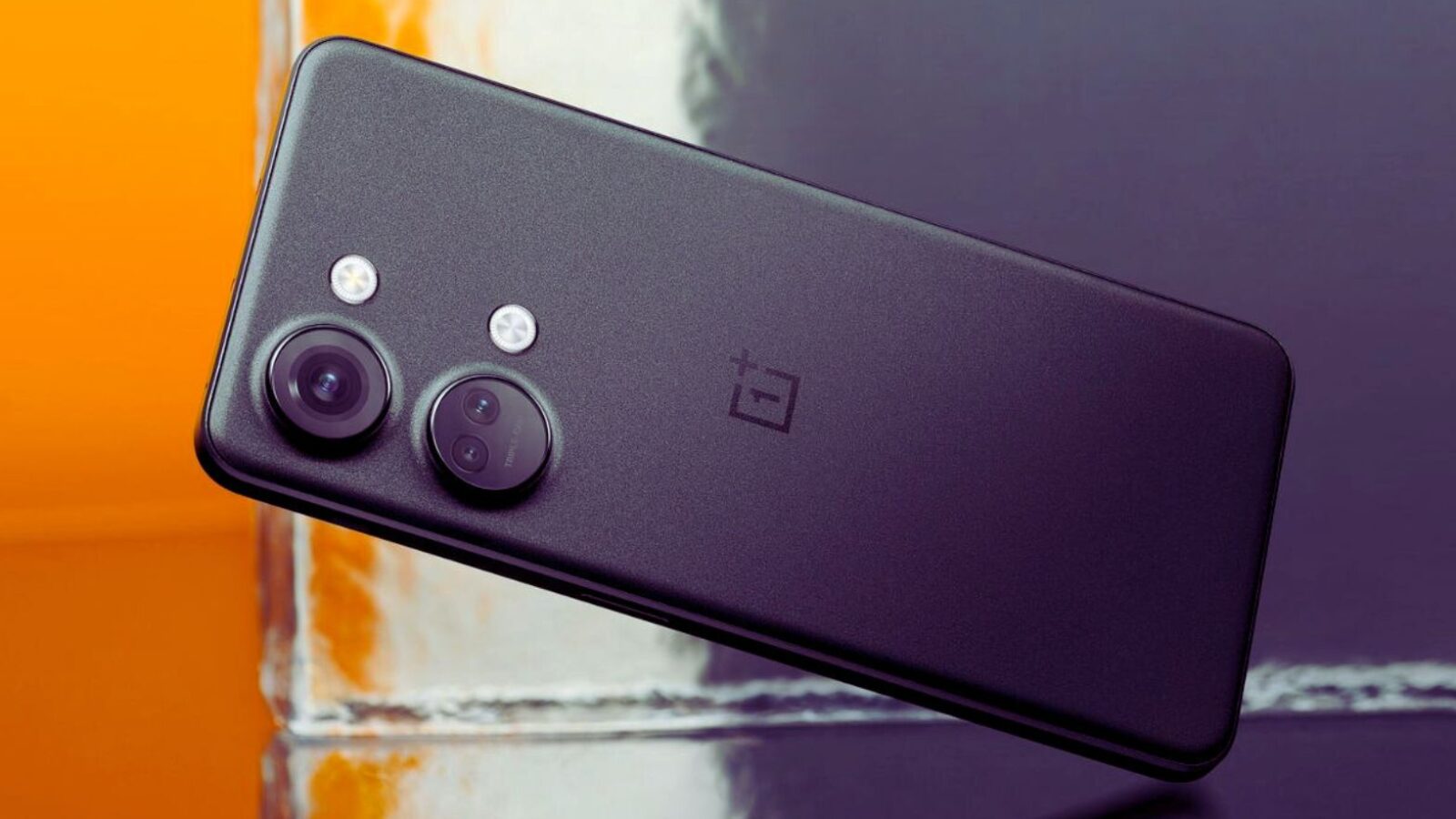 OnePlus affronta i bug di OxygenOS: le FAQ chiariscono i problemi più segnalati