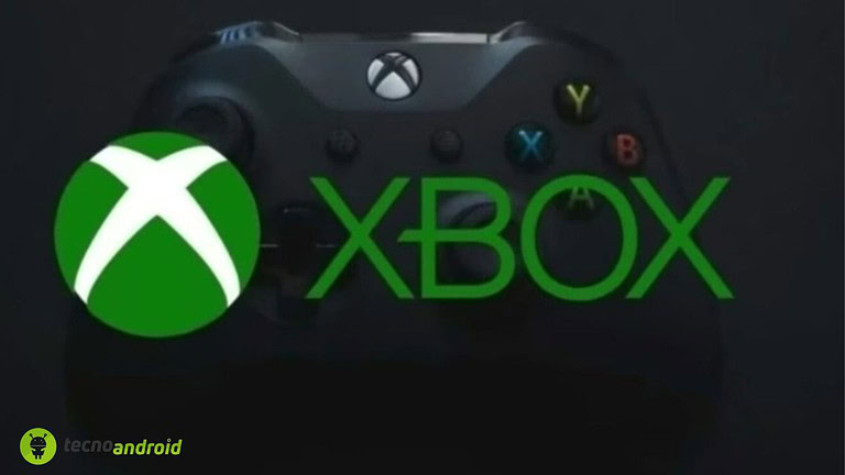 Controllo Xbox con pulsanti colorati e logo luminoso. Perfetto per gaming su console e PC, design ergonomico e varietà di funzioni integrate.