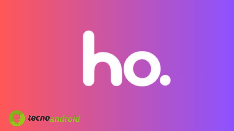 Logo di TechnoAndroid su sfondo sfumato viola e arancione con testo "ho.".