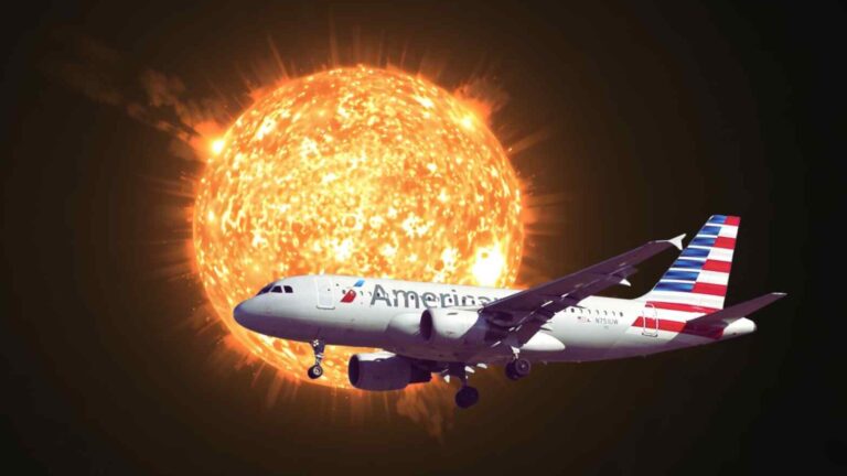 Immagine che mostra un grande sole solare infuocato con un aereo American Airlines che vola davanti, creando un effetto visivo di un'energia cosmica, ideale per articoli su tecnologia e spazio.