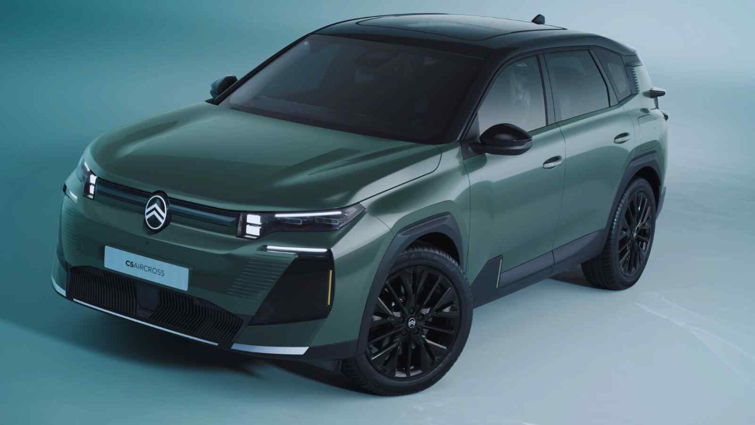Citroën C5 Aircross affronta i test di Balocco con una gamma elettrificata e punta al titolo di Auto dell’Anno 2026.