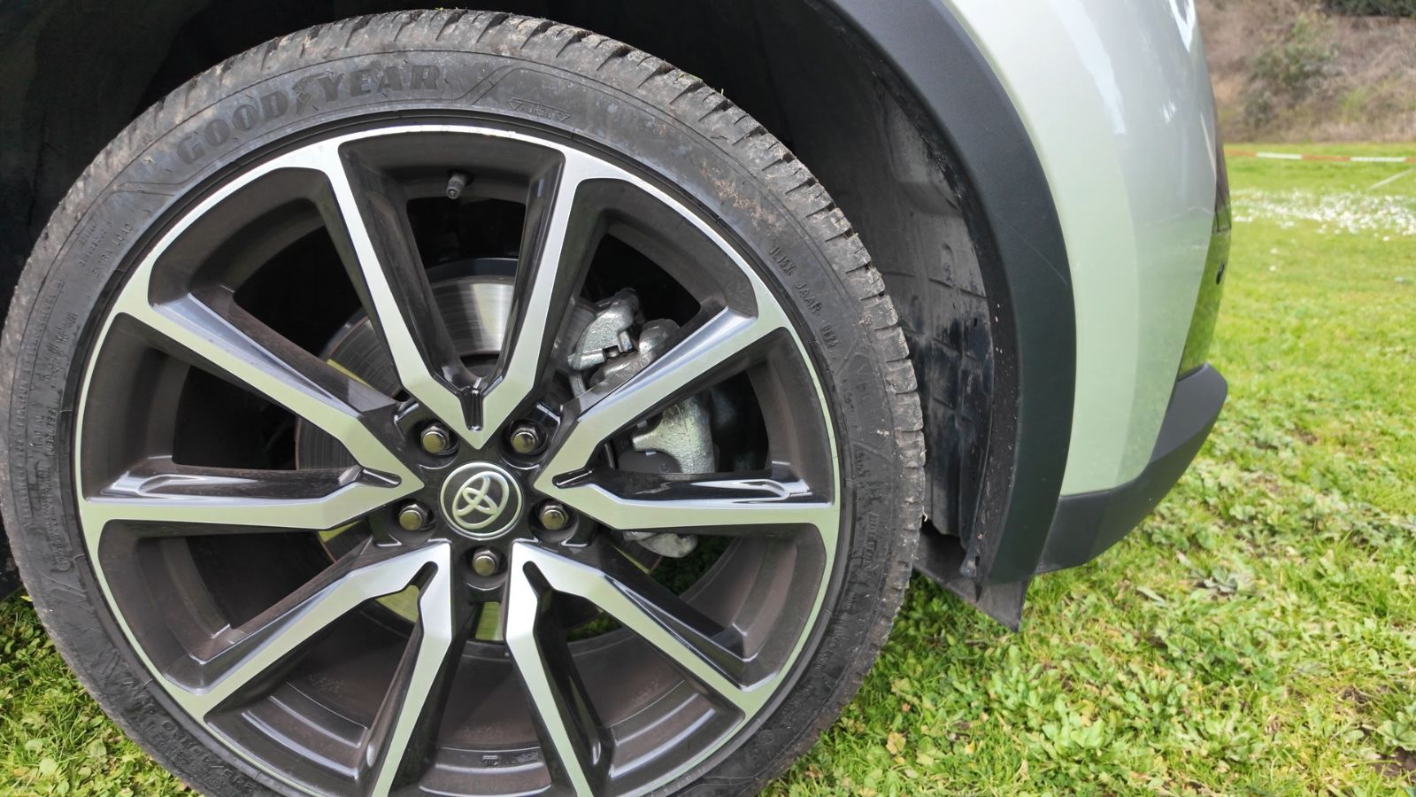 Toyota C-HR Plug-in Hybrid 220 CV Toyota C-HR Plug-in Hybrid 220 CV