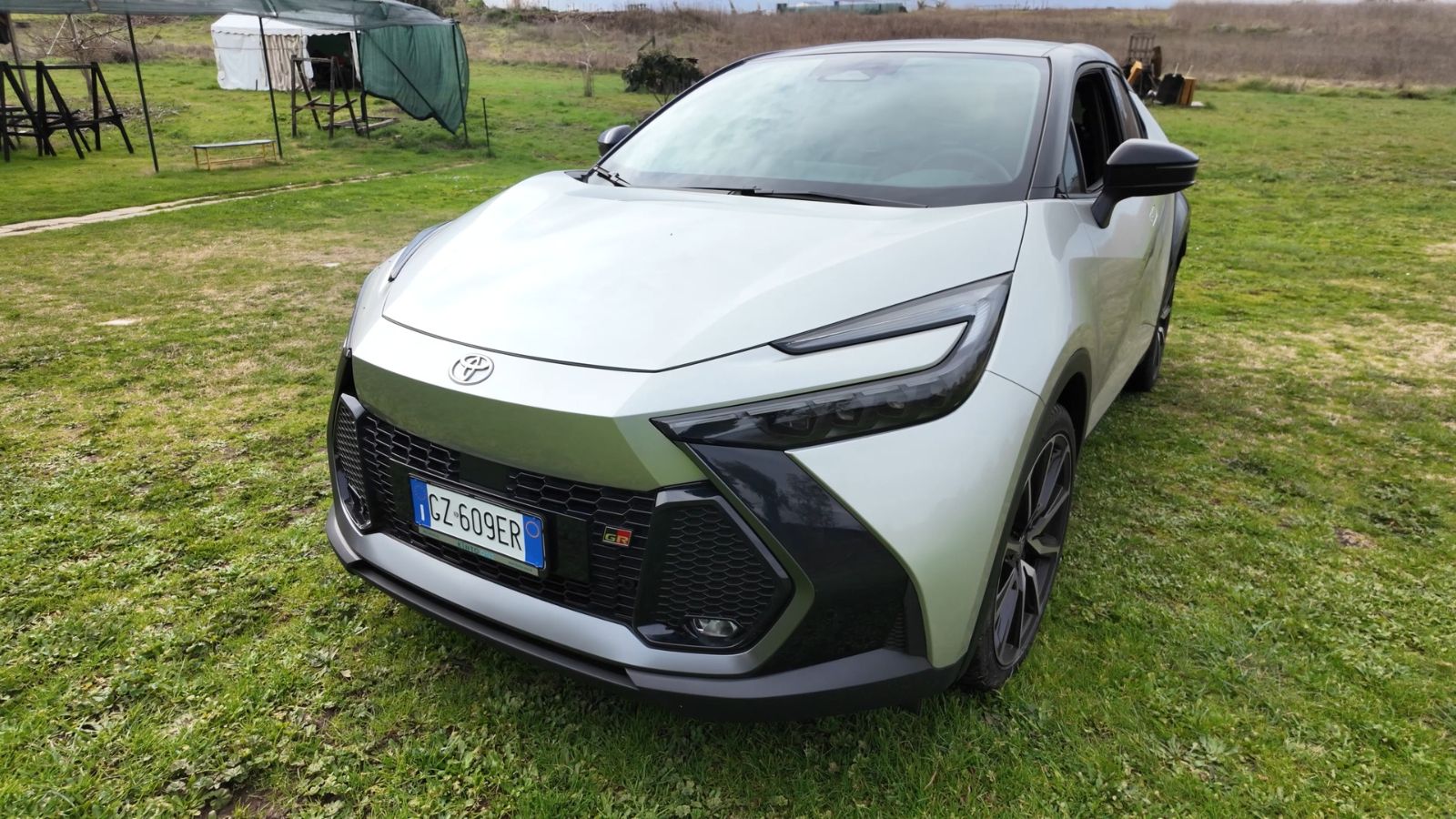 Toyota C-HR Plug-in Hybrid 220 CV Toyota C-HR Plug-in Hybrid 220 CV