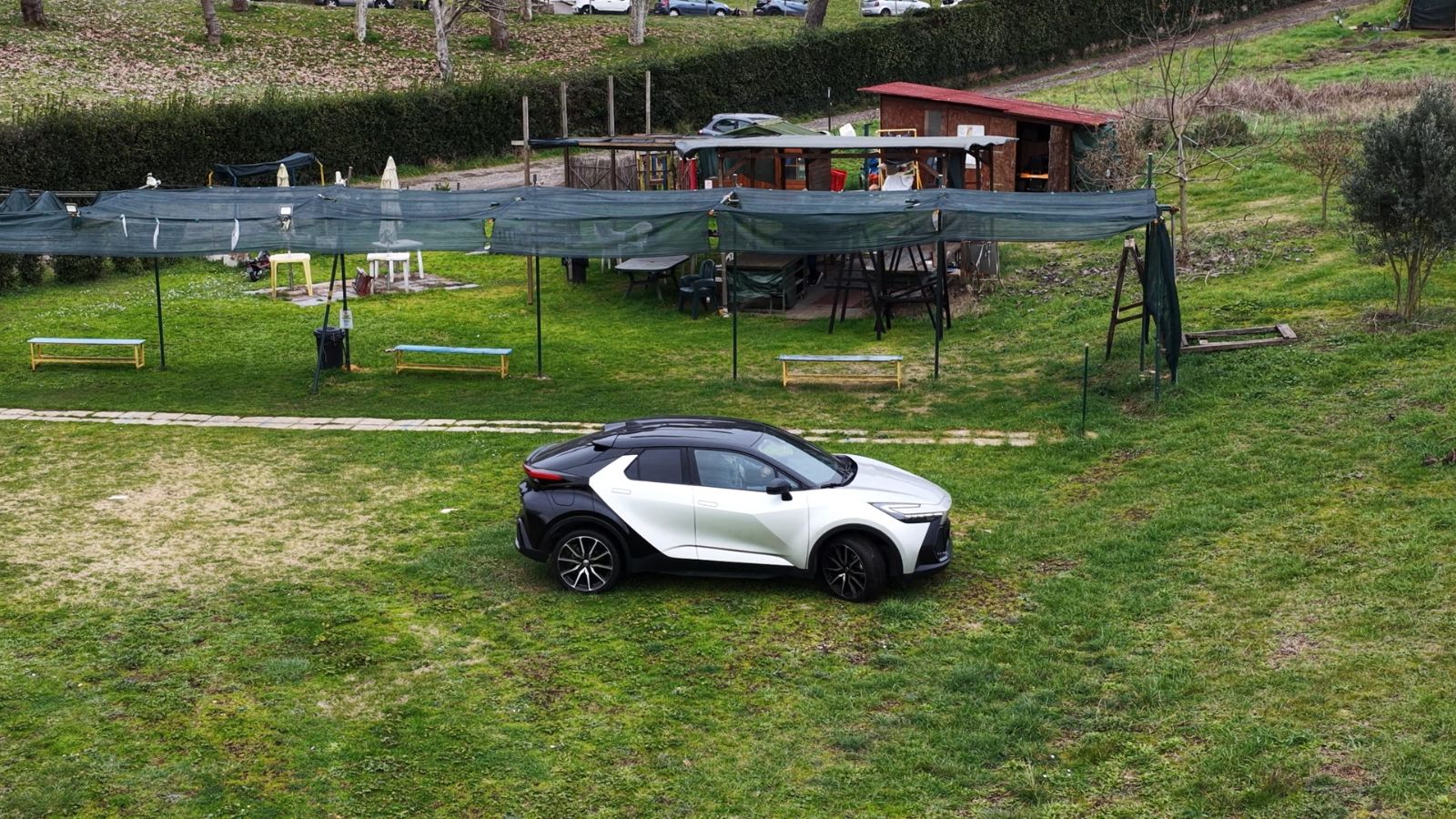 Toyota C-HR Plug-in Hybrid 220 CV Toyota C-HR Plug-in Hybrid 220 CV