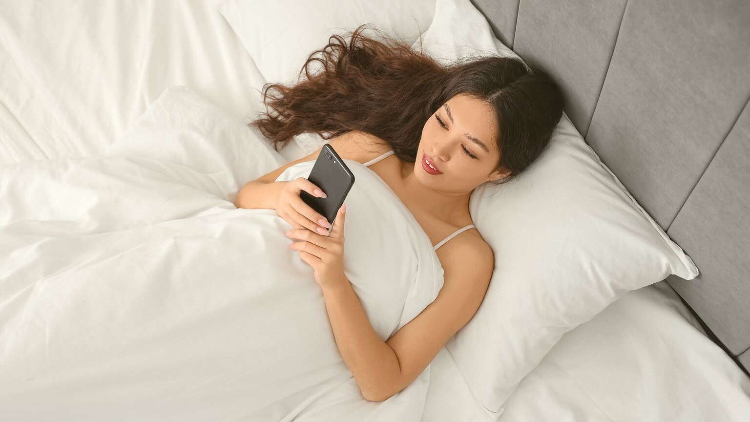 smartphone a letto