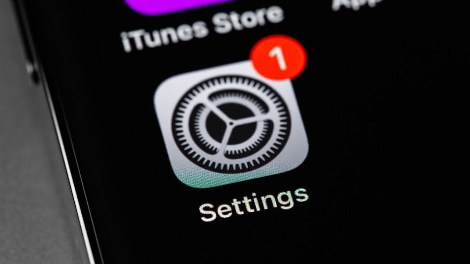 Apple, ecco l'aggiornamento ad iOS 26.2.1 che supporta anche i nuovi AirTag 2