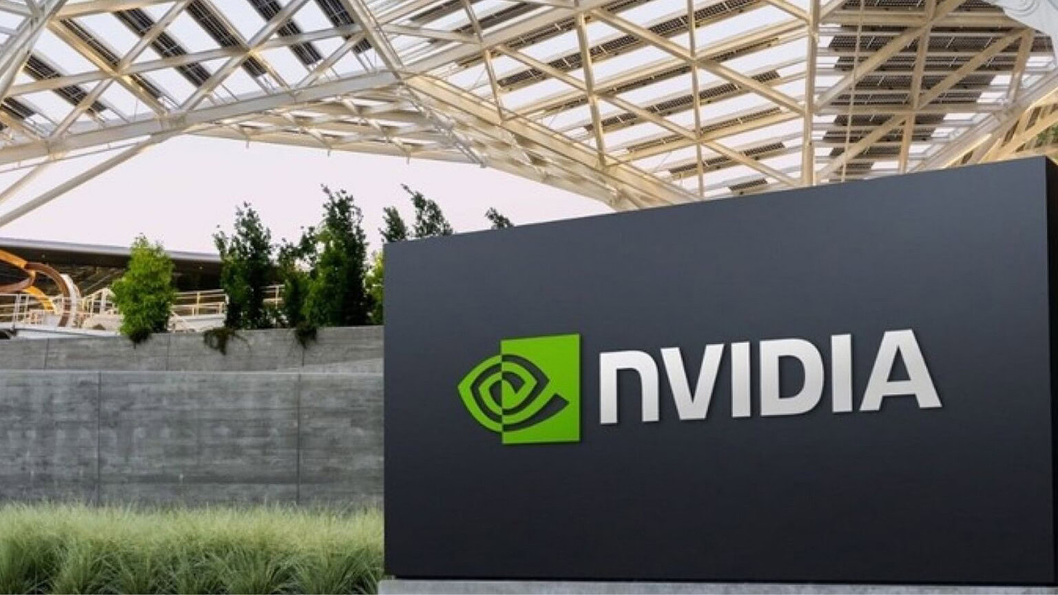 NVIDIA accusata sull’AI: libri pirata usati per addestrare i modelli