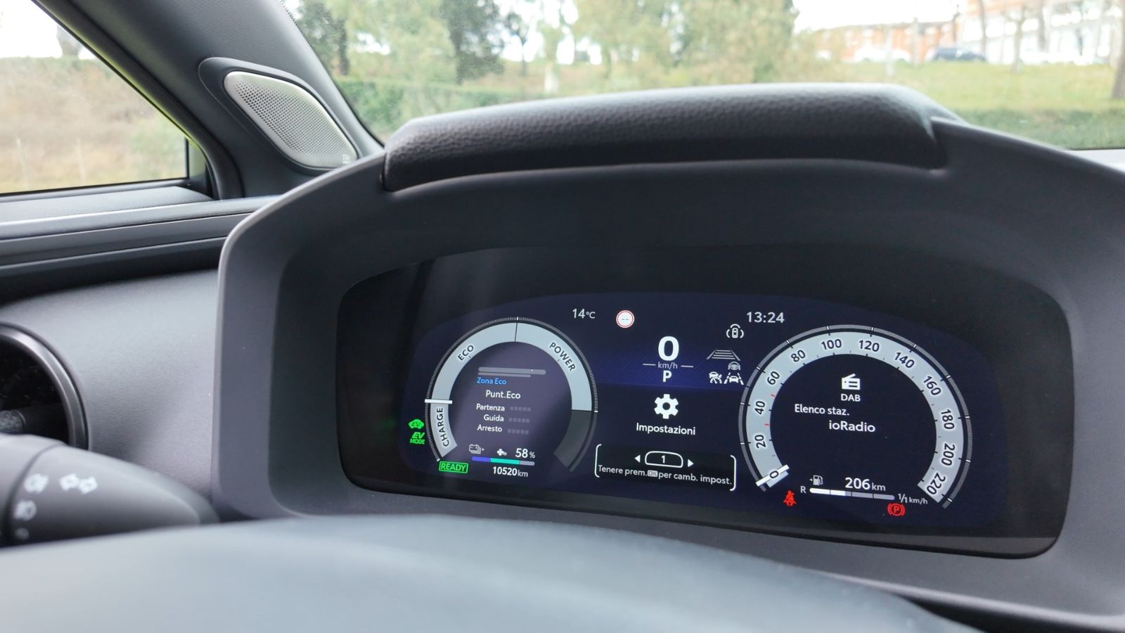 Toyota C-HR Plug-in Hybrid 220 CV Toyota C-HR Plug-in Hybrid 220 CV
