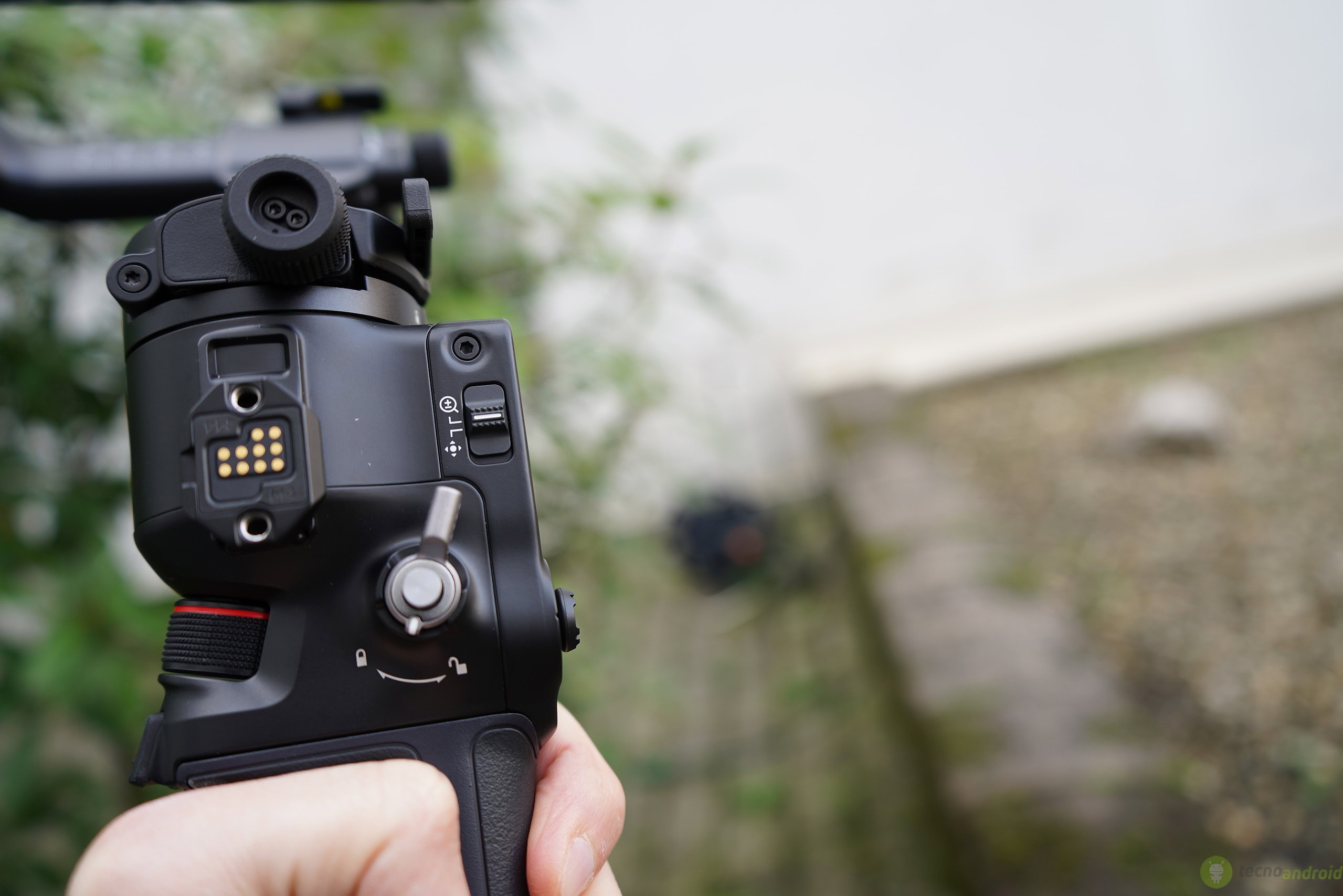 DJI RS () DJI RS ()