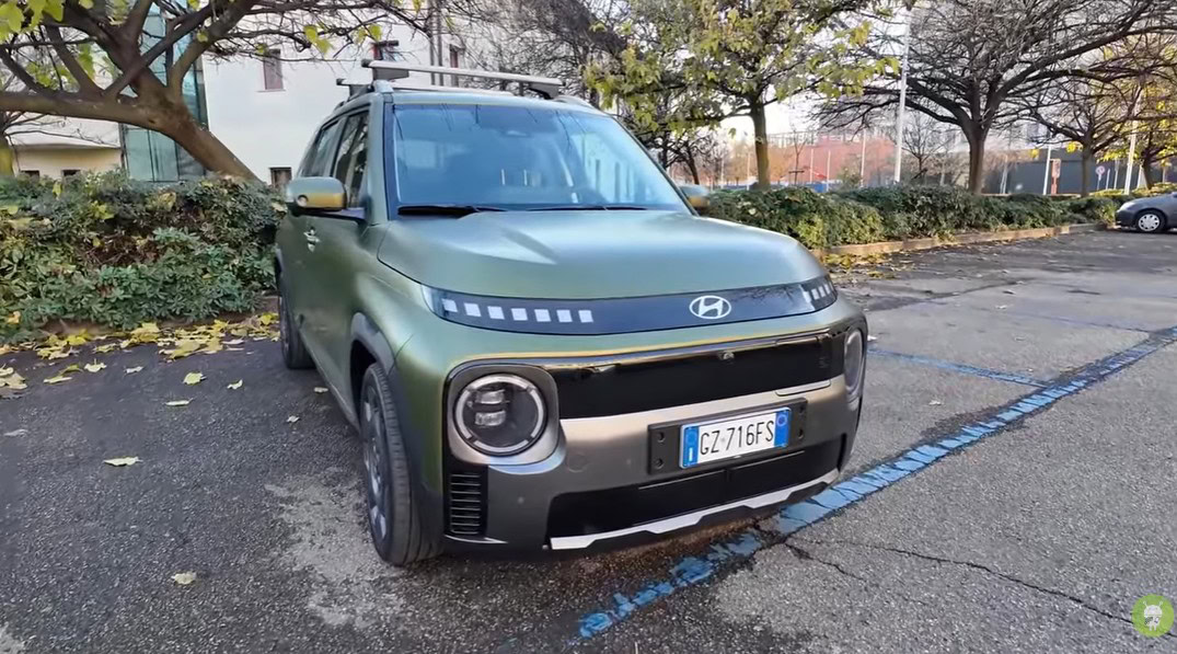 Hyundai Inster Cross () Hyundai Inster Cross ()