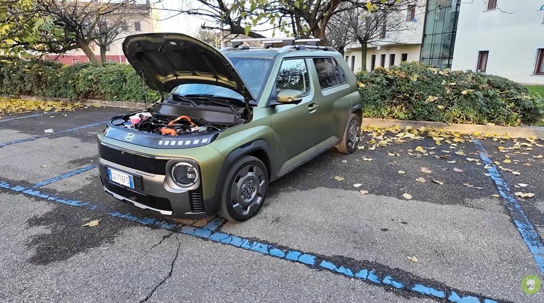 Hyundai Inster Cross () Hyundai Inster Cross ()