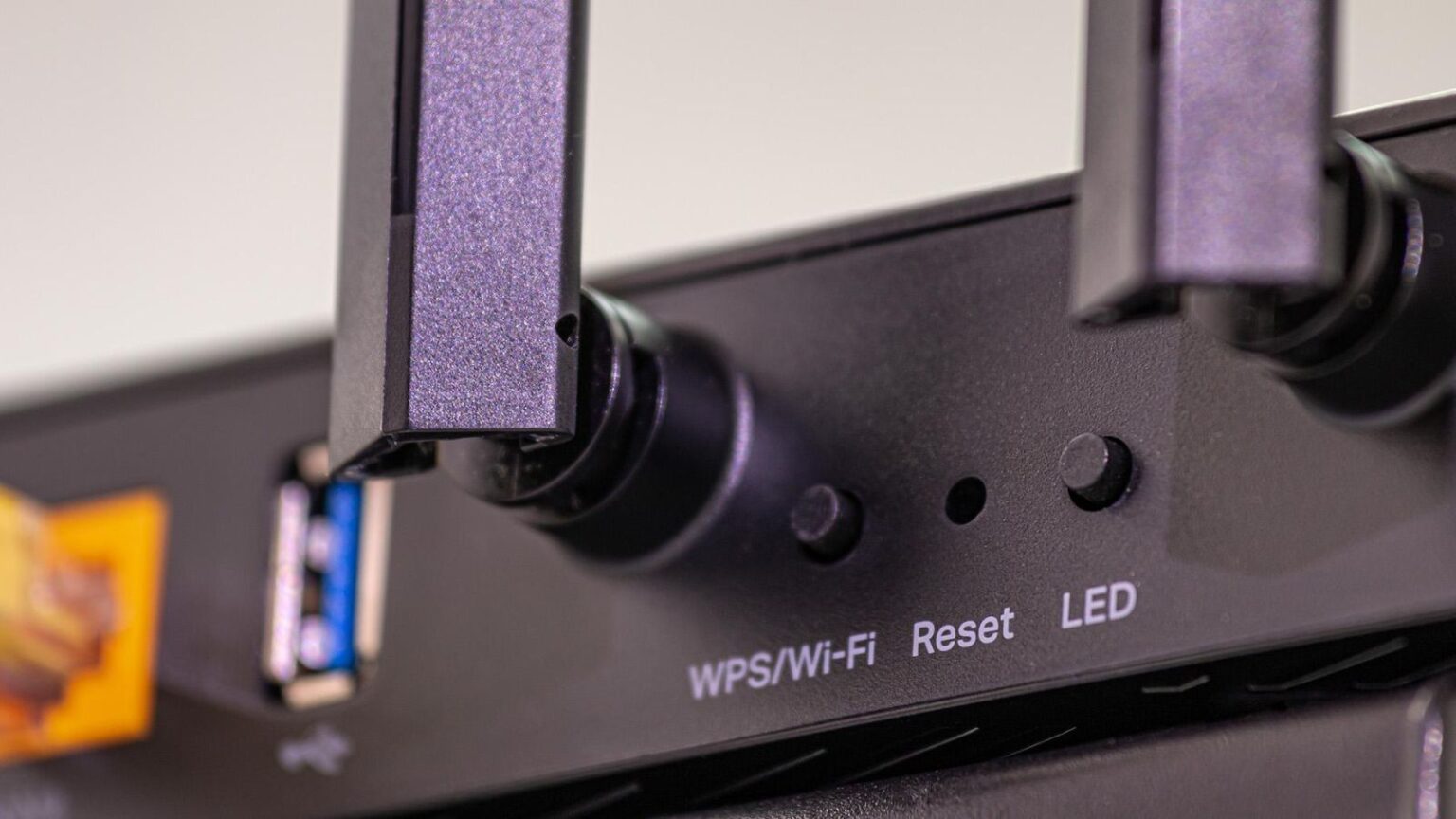 WPS attivo sul router: il pulsante che semplifica troppo l’accesso alla rete