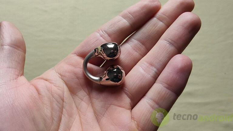 Realme Buds Clip () Realme Buds Clip ()