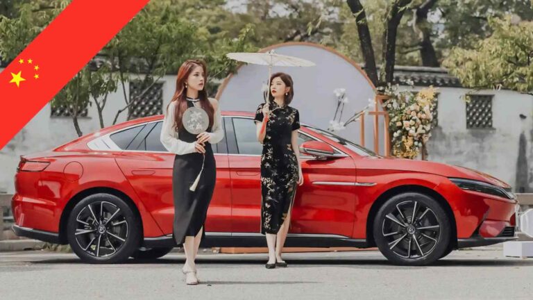 La Cina introduce limiti vincolanti ai consumi delle auto elettriche, spingendo produttori come BYD e Geely verso maggiore efficienza.